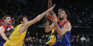 Anadolu Efes, Barcelona deplasmanında.