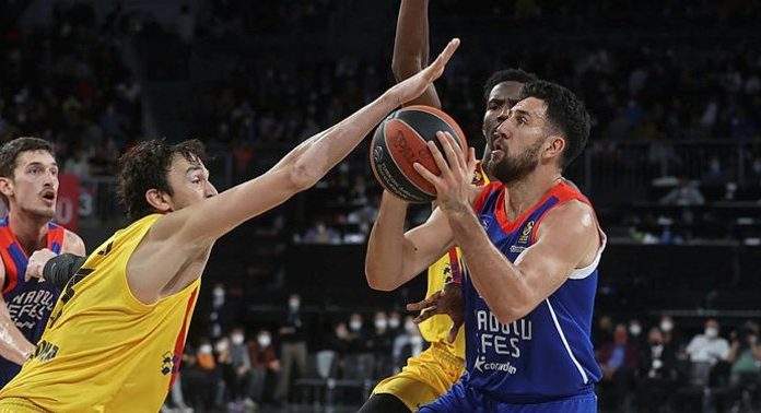 Anadolu Efes, Sertaç Şanlı’yı durduramadı. Anadolu Efes: 93 Barcelona: 95