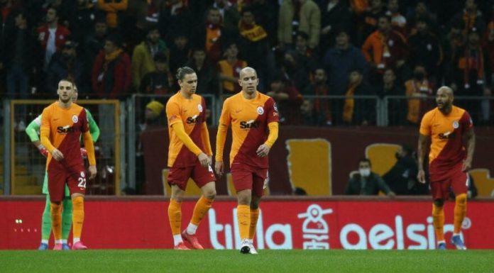 Galatasaray’ın kaybı büyük, Trabzon ile puan farkı 16’ya çıktı. Galatasaray: 2 Altay: 2