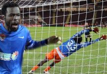 Bu maç tarihe geçer. 2 kalecisi kırmızı kart gördü, oyuncu kaleye geçti, penaltılarla tur atladı.