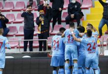 Kayserispor 9 kişiyle kazandı. Kayserispor: 2 Antalyaspor: 0