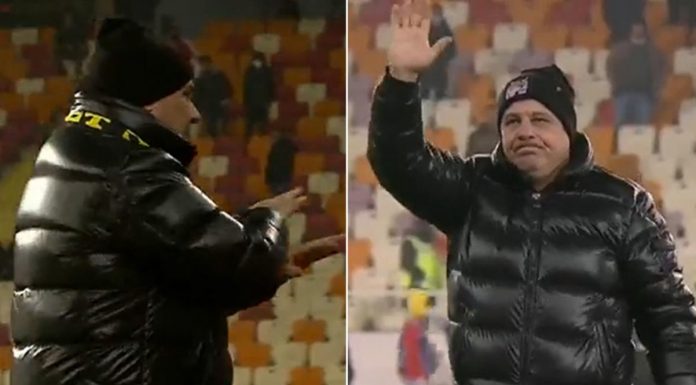 Aykırı adam yaptı yapacağını;maçta istifasını sundu, tribünlere veda etti!