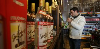 Rus akademisyenden Omicron varyantına karşı votka tavsiyesi