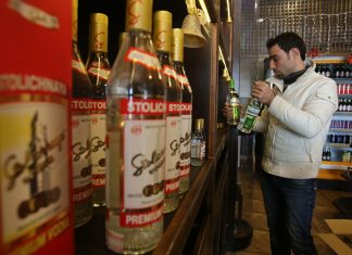 Rus akademisyenden Omicron varyantına karşı votka tavsiyesi