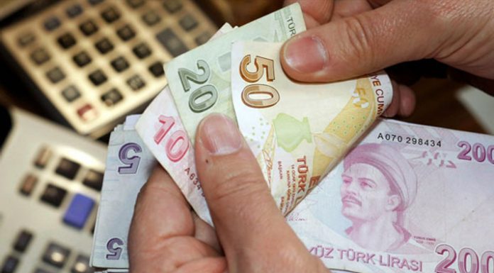 SSK ve Bağ-Kur aylıkları hafta sonu dahil olmak üzere tüm resmi tatillerde de ödenecek.