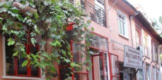 Aşı olmayana dükkan ruhsatı yok!