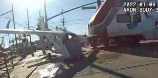 Şans mı şansızlık mı: düşen uçağa bir de tren çarptı… Can kaybı yok