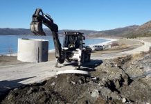 Salda Gölü’nün kumsalına su kuyusu açıldı!