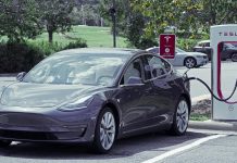 TESLA, elektrikli otomobilleri için Türkiye’de 10 merkezde şarj istasyonu kuracak.