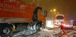 İstanbul’da etkili olan şiddetli kar yağışı nedeniyle yeni önlemler; otogarlar, AVM, uçak seferleri…