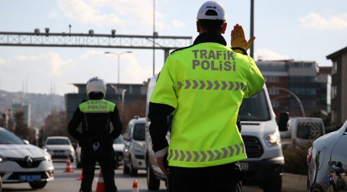 Trafik cezaları da % 36,2 zamlandı. İşte 2022 trafik cezası ücretleri.