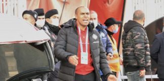 Süper Lig’de 23 haftada 18 teknik direktör. Altay, 3 maç sonunda Mert Nobre ile yolların ayırdı.