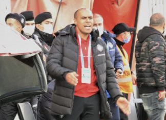 Süper Lig’de 23 haftada 18 teknik direktör. Altay, 3 maç sonunda Mert Nobre ile yolların ayırdı.