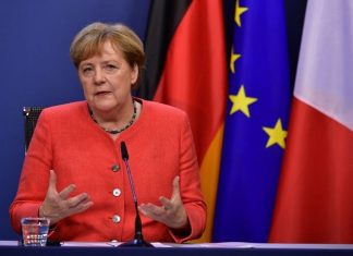 Merkel’e iş teklifi!