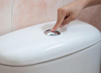 Gece tuvalette gürültü yapma ve sifon çekme hak ihlali sayıldı.