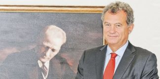 “Bu denli faiz indirimi yaptığımız halde neden piyasa faizleri ya da kredi faizleri düşmüyor da aksine yükseliyor”