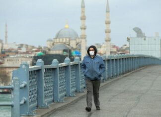 “Maskelerin tamamen çıkarılmasıyla ilgili bir karar için erken”