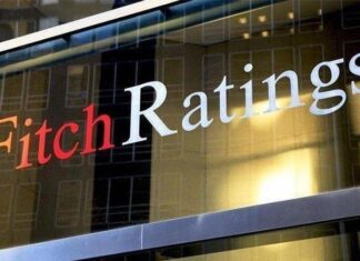 Fitch Türkiye’nin kredi notunu düşürdü