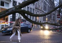 Avrupa’da Eunice (Zeynep) fırtınası kabusu; 12 can aldı, hızı yer yer 196 kilometreye ulaştı.