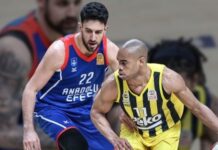 Basketbolda Türkiye Kupası’nı Anadolu Efes kazandı.