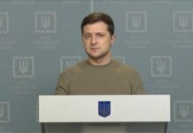 Zelenskiy, “Ülkemizi tek başımıza savunuyoruz. Dünyanın en kudretli güçleri uzaktan izliyor”