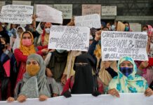 HİNDİSTAN’DA BAŞÖRTÜSÜ TARTIŞMASI