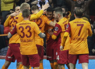 Galatasaray 4 golle kazandı. Galatasaray 4-2 Çaykur Rizespor