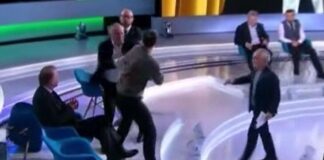 Stüdyoda Rusya-Ukrayna gerginliği. Canlı yayında, gazeteci ile milletvekili tekme tokat birbirine girdi.