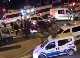 İki kadına infaz; Kırmızı ışıkta duran otomobillerinde katlediler!