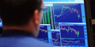 Rus rublesi yabancı para birimleri karşısında rekor değer kaybı yaşıyor.