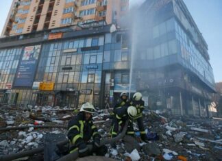 Kiev’de çatışmalar devam ederken sokağa çıkma yasağı kalktı