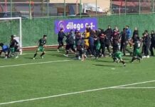 Bu bir rekor! Bir maçta 18 kırmızı kart