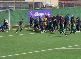 Bu bir rekor! Bir maçta 18 kırmızı kart