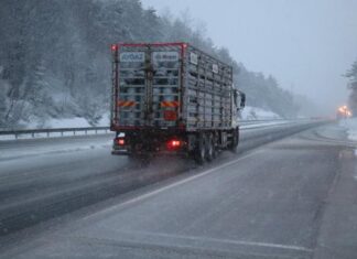 İstanbul için beklenen kar Bolu’da etkili olmaya başladı.