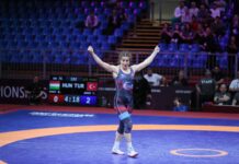 Kadınlarda 2 güreşçi finalde!