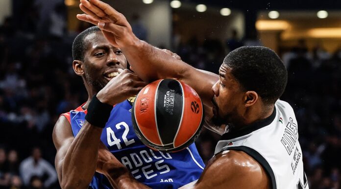 Anadolu Efes kendi sahasında Armani Exchange Milano’ya kaybetti