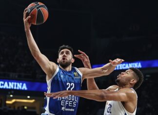 Anadolu Efes, Real Madrid’i devirdi