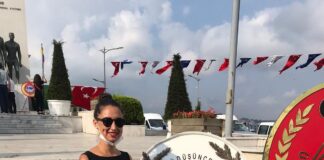 Kent Ekranı Yazarı, Gazeteci Burcu Uğur ADD Üsküdar Genel Kurulunda başkanlığa aday oldu.