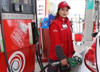 Akaryakıta indirim geleceği ileri sürüldü.