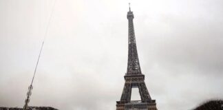 Eyfel Kulesi’nin boyu uzadı!