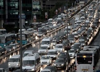 Motorine bu gece zam geleceği ileri sürüldü.
