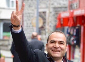 “Devrimciyim, Müslümanım, Saadet Partiliyim ve ailem CHP’li”