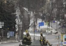 Harkov ağır bombardıman altında, Herson tamamen kuşatıldı.