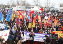 Kadıköy’de 8 Mart Dünya Emekçi Kadınlar Günü için kadınlar yan yana geldi.