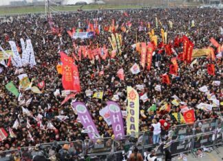 ‘Savaşa karşı barış ve kardeşlik’ dileği ile Newroz ateşi yakıldı