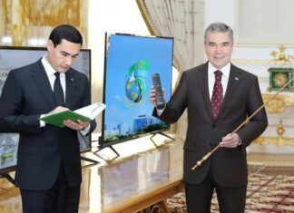 Babanın yerine oğlu geldi; Türkmenistan’da devlet başkanlığı seçimini, Serdar Berdimuhamedov kazandı.
