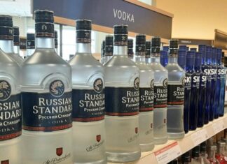 Rusya yaptırımları genişliyor; Üç Avrupa ülkesi, Rus votkalarının satışını yasakladı.