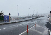 Unkapanı Köprüsü bağlantı noktasından ayrıldı;çift yönlü trafiğe kapatıldı.