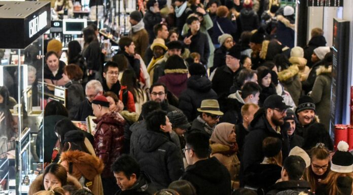 ABD’de alışveriş merkezine silahlı saldırı!