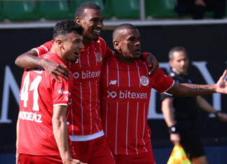 Derbinin galibi Antalyaspor